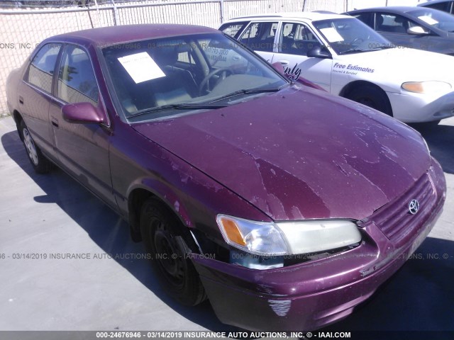 JT2BF22K1W0128136 - 1998 TOYOTA CAMRY CE/LE/XLE BURGUNDY photo 1