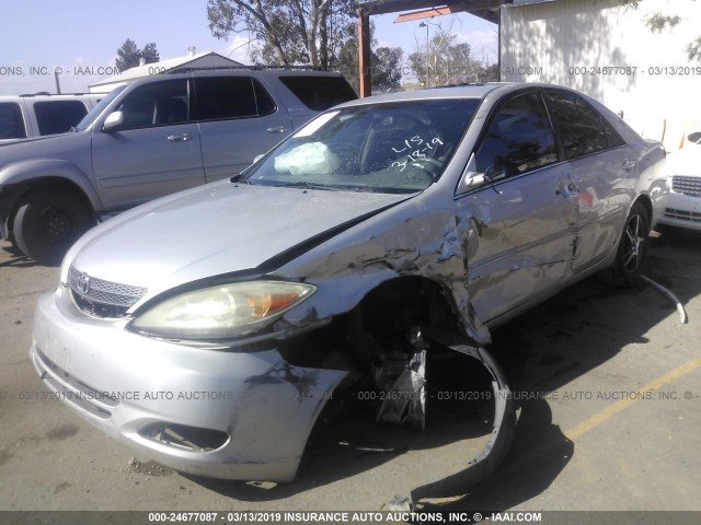 4T1BE32K13U759484 - 2003 TOYOTA CAMRY LE/XLE/SE SILVER photo 2