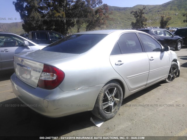 4T1BE32K13U759484 - 2003 TOYOTA CAMRY LE/XLE/SE SILVER photo 4