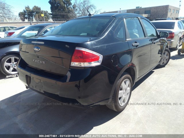 1FAHP34N58W238060 - 2008 FORD FOCUS S/SE BLACK photo 4