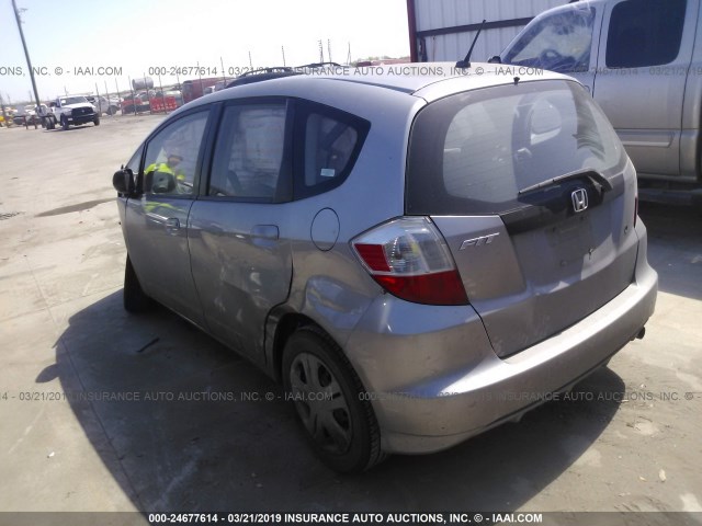 JHMGE882X9S000981 - 2009 HONDA FIT GRAY photo 3