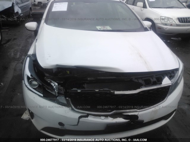 3KPFL4A72HE050342 - 2017 KIA FORTE LX/S WHITE photo 6