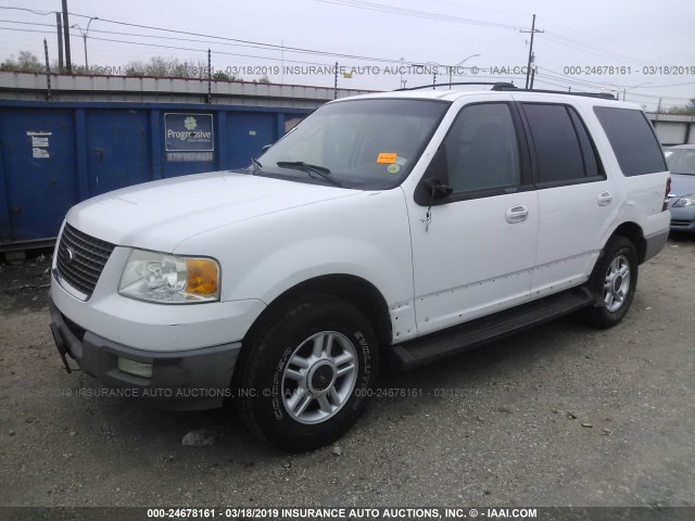 1FMRU15W03LA90067 - 2003 FORD EXPEDITION XLT WHITE photo 2