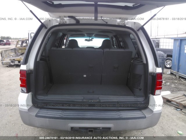 1FMRU15W03LA90067 - 2003 FORD EXPEDITION XLT WHITE photo 8