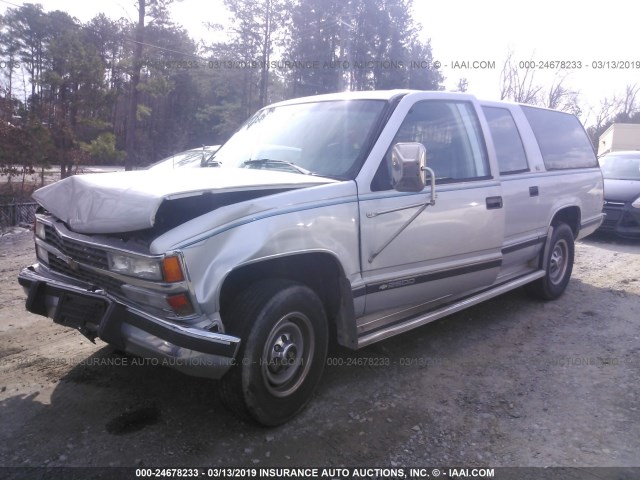 1GNGC26N3PJ380063 - 1993 CHEVROLET SUBURBAN C2500 GRAY photo 2