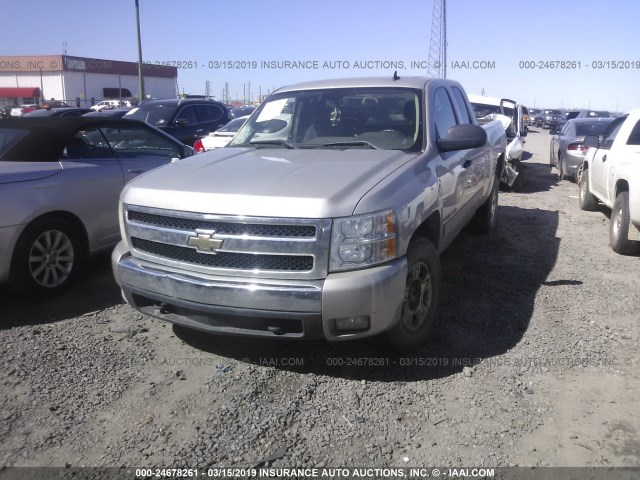 2GCEC19J571620369 - 2007 CHEVROLET SILVERADO C1500 BLACK photo 2