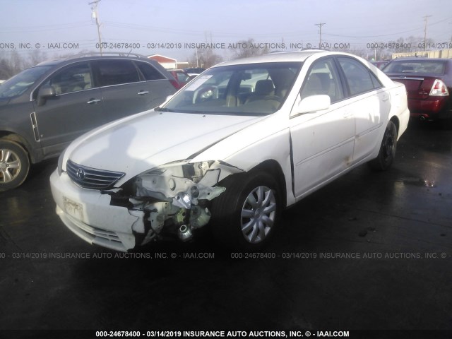 4T1BE32K15U409677 - 2005 TOYOTA CAMRY LE/XLE/SE WHITE photo 2