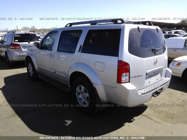 5N1AR18U75C751671 - 2005 NISSAN PATHFINDER LE/SE/XE SILVER photo 3