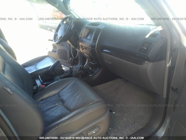 JTJBT20X550070462 - 2005 LEXUS GX 470 GRAY photo 5