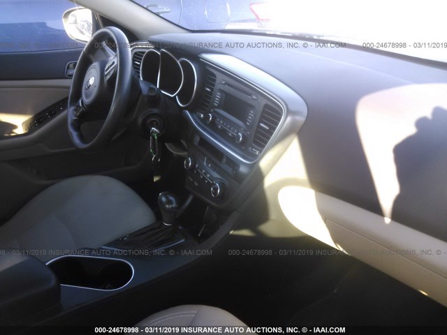 5XXGM4A79EG327783 - 2014 KIA OPTIMA LX 紫色 照片 5