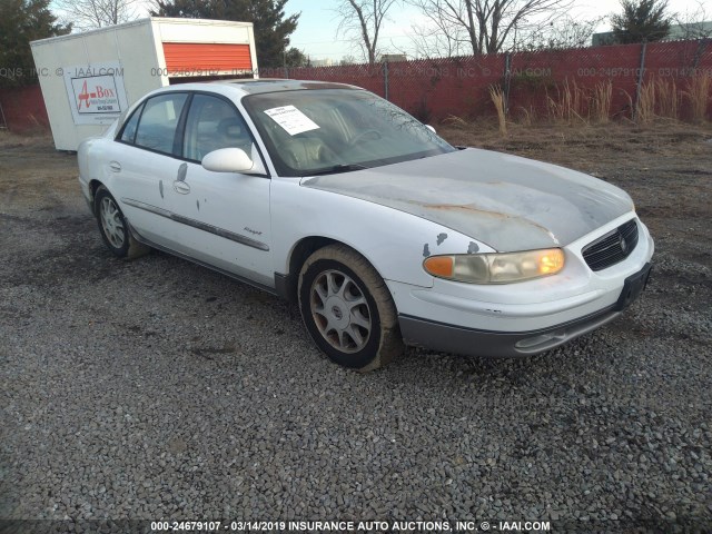 2G4WF5219W1428637 - 1998 BUICK REGAL GS WHITE photo 1