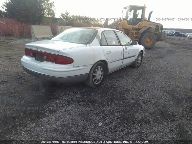 2G4WF5219W1428637 - 1998 BUICK REGAL GS WHITE photo 4