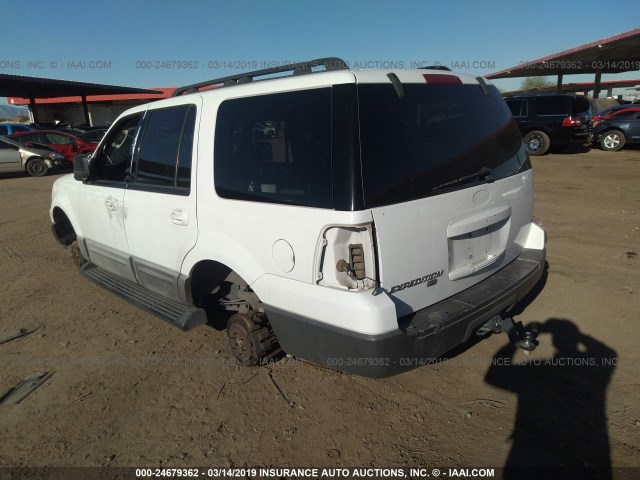 1FMPU15585LA64236 - 2005 FORD EXPEDITION XLT WHITE photo 3