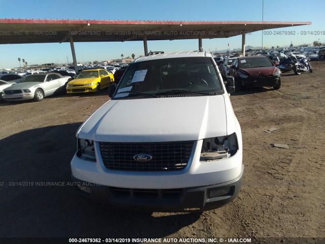 1FMPU15585LA64236 - 2005 FORD EXPEDITION XLT WHITE photo 6