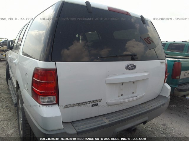 1FMRU15W43LC01445 - 2003 FORD EXPEDITION XLT WHITE photo 3