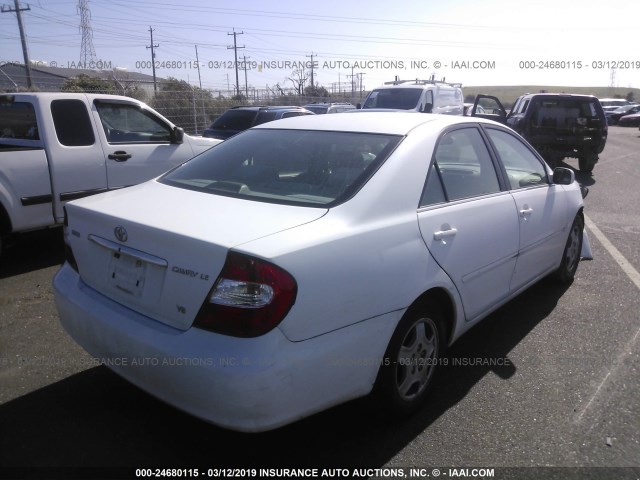 4T1BF32K42U020542 - 2002 TOYOTA CAMRY LE/XLE/SE WHITE photo 4