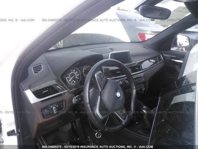 WBXHU7C36J5H39552 - 2018 BMW X1 SDRIVE28I WHITE photo 5