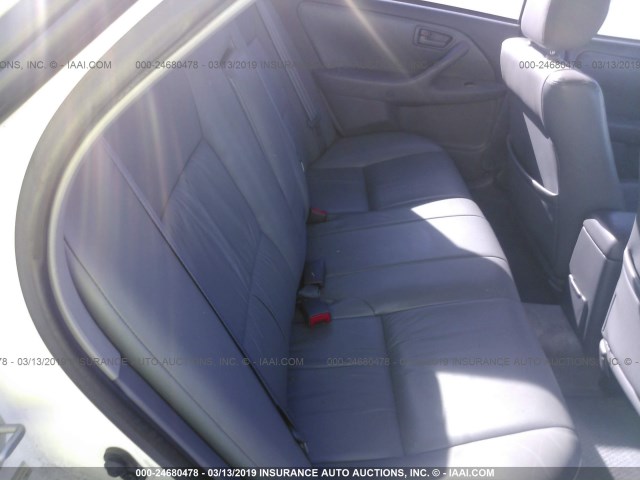 JT2BF28KXW0108541 - 1998 TOYOTA CAMRY LE/XLE WHITE photo 8