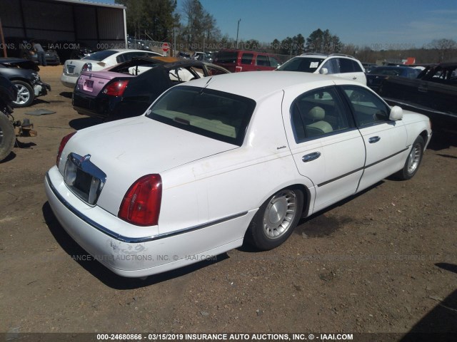 1LNHM81W8YY938099 - 2000 LINCOLN TOWN CAR EXECUTIVE WHITE photo 4