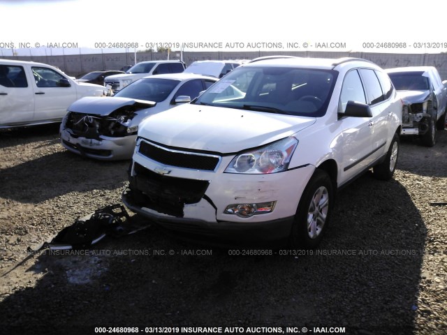 1GNKREED8CJ158034 - 2012 CHEVROLET TRAVERSE LS WHITE photo 2