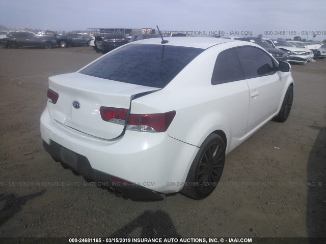 KNAFU6A27B5321358 - 2011 KIA FORTE EX WHITE photo 4