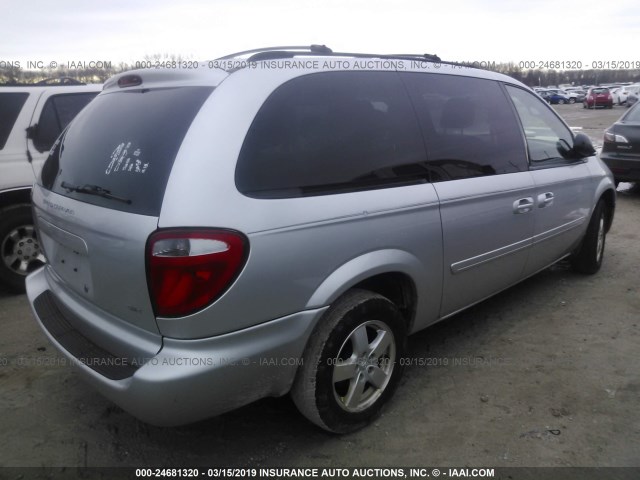 2D4GP44L16R860805 - 2006 DODGE GRAND CARAVAN SXT SILVER photo 4