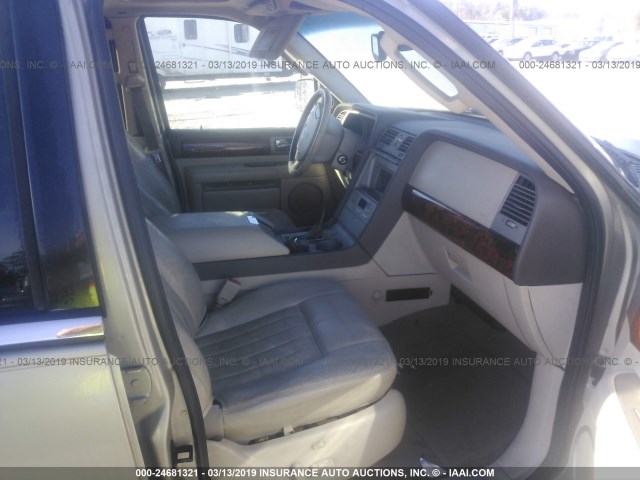 5LMFU27R44LJ04549 - 2004 LINCOLN NAVIGATOR BEIGE photo 5