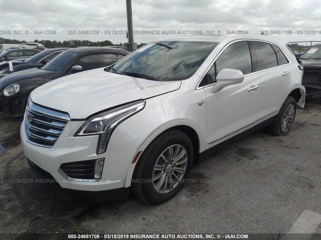 1GYKNCRS8KZ126678 - 2019 CADILLAC XT5 LUXURY WHITE photo 2