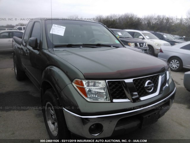 1N6AD06U75C403964 - 2005 NISSAN FRONTIER KING CAB LE/SE/OFF ROAD GREEN photo 1