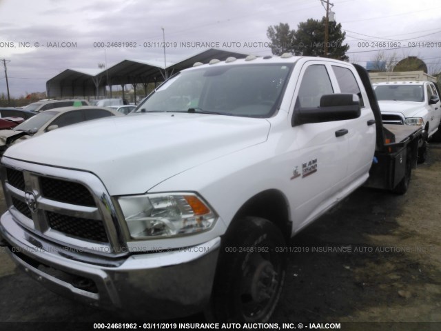 3C7WRTCL4FG672125 - 2015 RAM 3500 WHITE photo 2