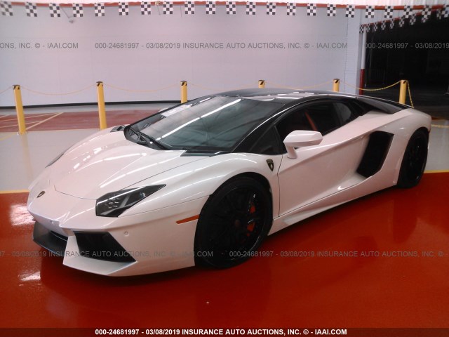 ZHWUC1ZD2CLA00115 - 2012 LAMBORGHINI AVENTADOR WHITE photo 2