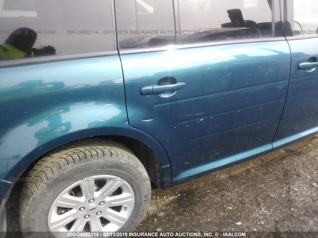 2FMGK5BCXBBD16418 - 2011 FORD FLEX SE GREEN photo 6