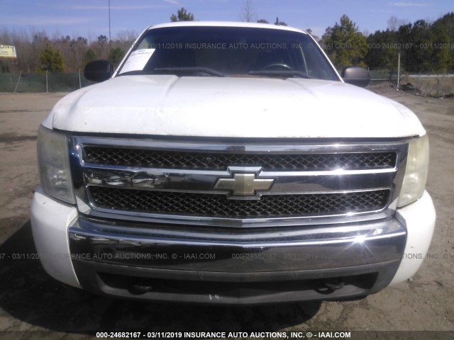 1GCEC19088Z217860 - 2008 CHEVROLET SILVERADO C1500 WHITE photo 6