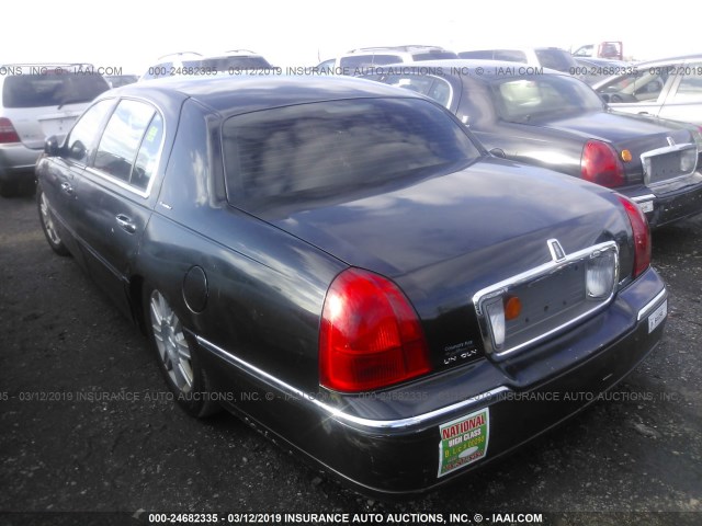 2LNBL8EV4AX752768 - 2010 LINCOLN TOWN CAR EXECUTIVE L BLACK photo 3