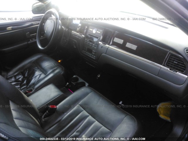 2LNBL8EV4AX752768 - 2010 LINCOLN TOWN CAR EXECUTIVE L BLACK photo 5