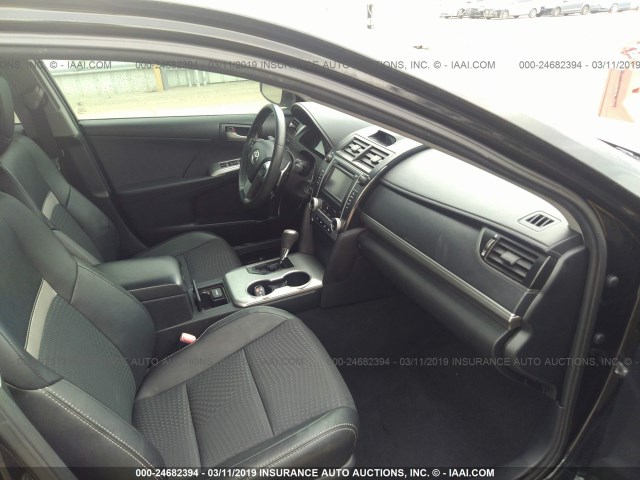 4T1BF1FK5DU637692 - 2013 TOYOTA CAMRY L/SE/LE/XLE Qara foto 5