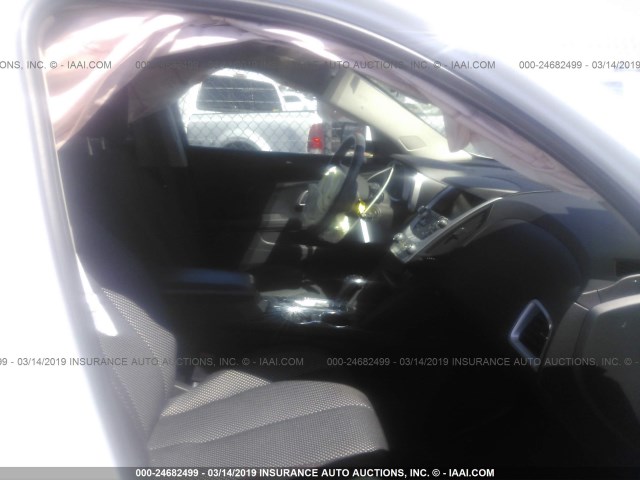 2GNALCEK5H6171103 - 2017 CHEVROLET EQUINOX LT WHITE photo 5