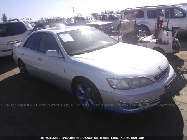 JT8BF28GX10337523 - 2001 LEXUS ES 300 WHITE photo 1