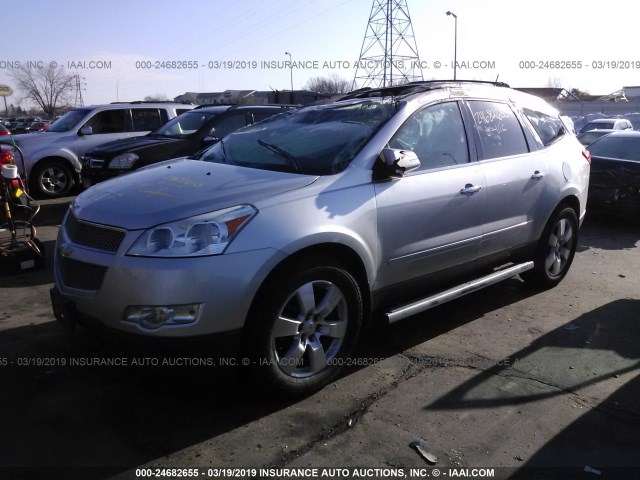 1GNKVLEDXCJ193657 - 2012 CHEVROLET TRAVERSE LTZ SILVER photo 2