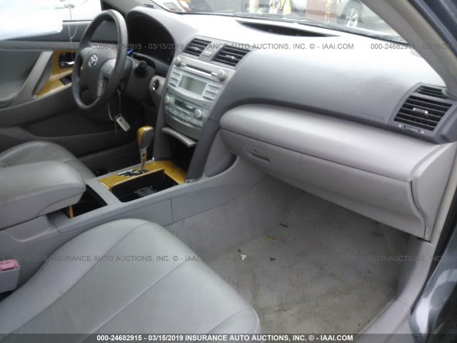 4T1BK46K87U020269 - 2007 TOYOTA CAMRY NEW GENERAT LE/XLE/SE GRAY photo 5