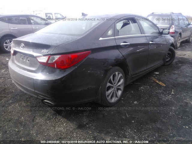 5NPEC4AB3DH776426 - 2013 HYUNDAI SONATA SE/LIMITED BLACK photo 4