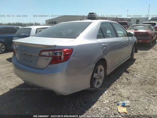 4T1BF1FK5EU422122 - 2014 TOYOTA CAMRY L/SE/LE/XLE 银色 照片 4