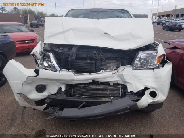 1N6AD0ER2JN717405 - 2018 NISSAN FRONTIER S/SV/SL/PRO-4X WHITE photo 17