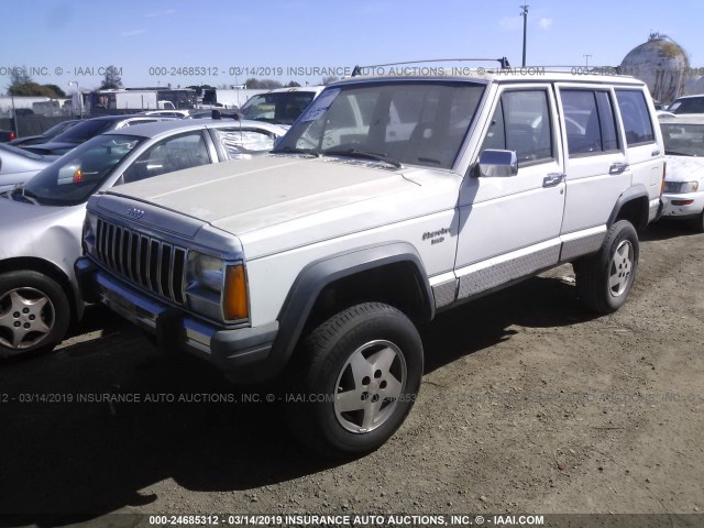 1JCMR784XJT223149 - 1988 JEEP CHEROKEE LAREDO WHITE photo 2