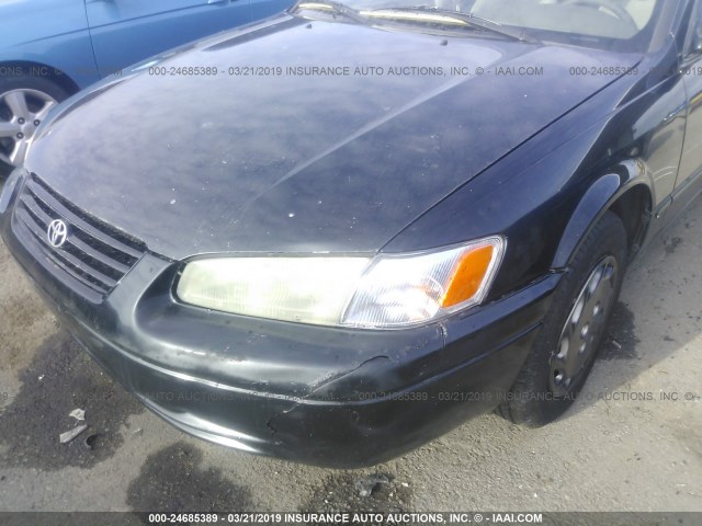 JT2BG22K7W0240405 - 1998 TOYOTA CAMRY CE/LE/XLE 黑色 照片 6