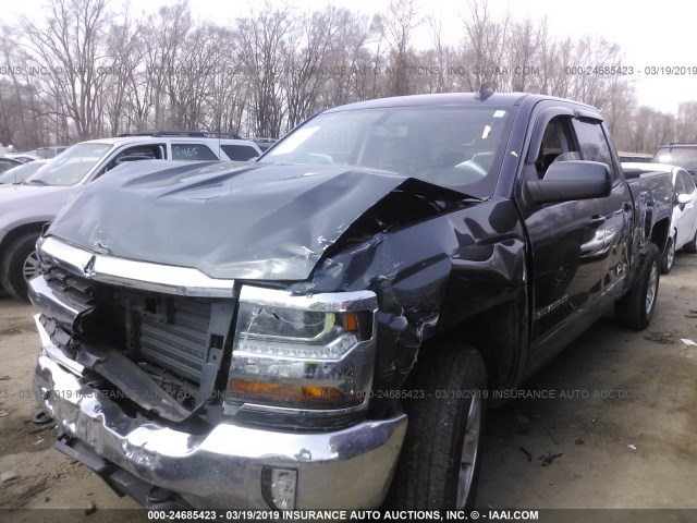 1GCVKREC6JZ246216 - 2018 CHEVROLET SILVERADO K1500 LT GRAY photo 2