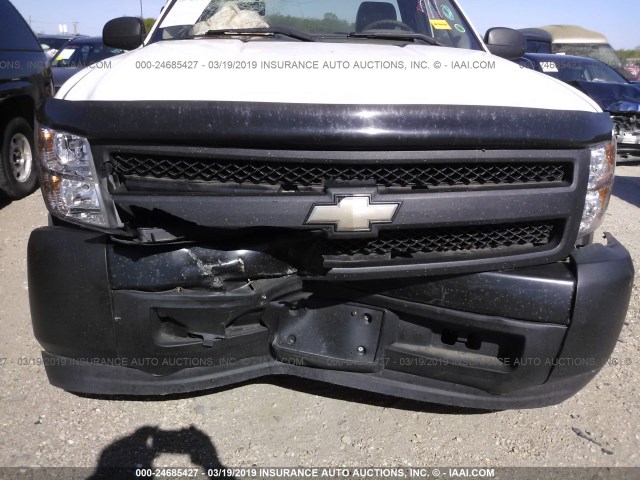 1GCEC14X08Z327659 - 2008 CHEVROLET SILVERADO C1500 WHITE photo 6