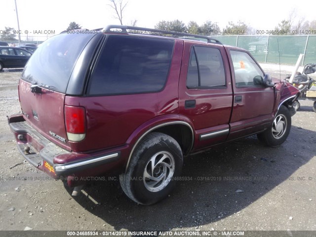 1GNDT13W9W2151969 - 1998 CHEVROLET BLAZER RED photo 4