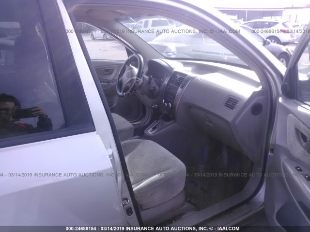 KM8JN12D05U212517 - 2005 HYUNDAI TUCSON GLS/LX SILVER photo 5