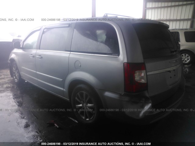 2C4RC1HG9GR200588 - 2016 CHRYSLER TOWN & COUNTRY S GRAY photo 3